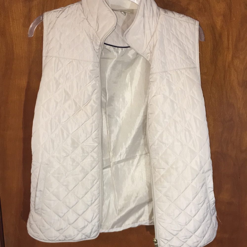 Kenar off-white/cream puffer vest